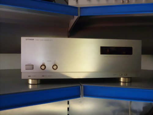 LUXMAN M 03